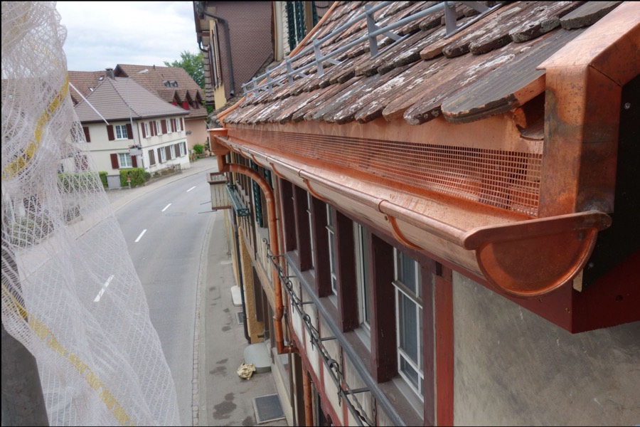 Kupferrinne an der sanierten Liegenschaft