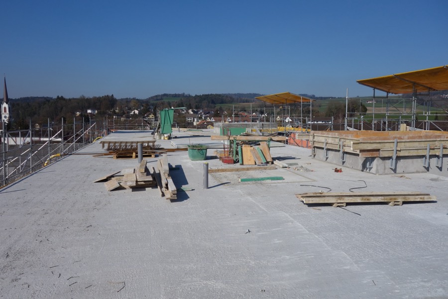 Umkehrdach in Bauphase: Rohbau